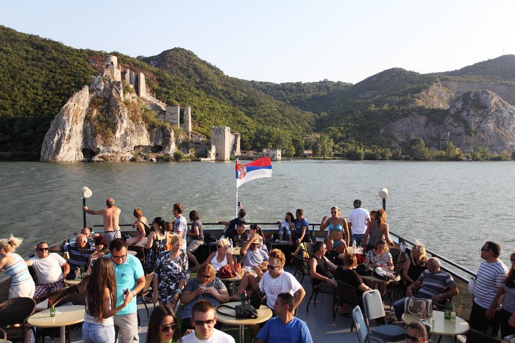 Hotel Danubia Park Veliko Gradište Εξωτερικό φωτογραφία