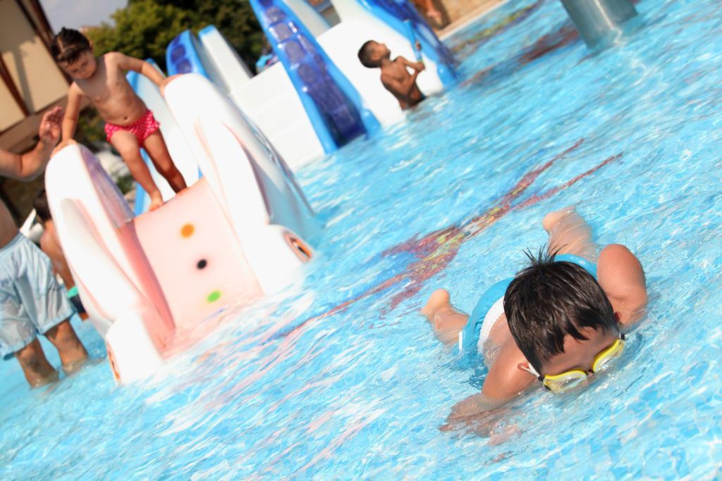 Hotel Danubia Park Veliko Gradište Εξωτερικό φωτογραφία